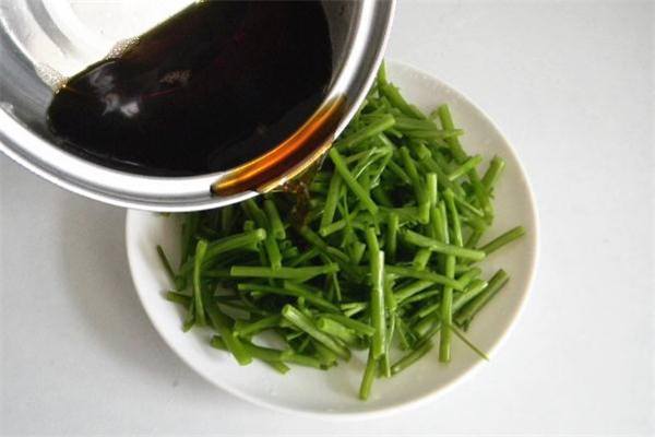 空心菜葉子發(fā)黃能吃嗎 空心菜葉子發(fā)黃怎么回事 空心菜葉子發(fā)黃能吃嗎 空心菜葉子發(fā)黃怎么回事