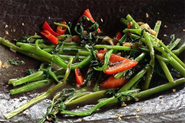 空心菜葉子發(fā)黃能吃嗎 空心菜葉子發(fā)黃怎么回事 空心菜葉子發(fā)黃能吃嗎 空心菜葉子發(fā)黃怎么回事