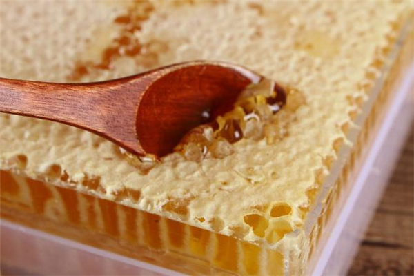 蜂巢蜜什么時候吃最好 吃蜂巢蜜的最佳時間