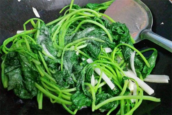 紅薯葉怎么摘才嫩 紅薯葉子摘了還會(huì)長嗎