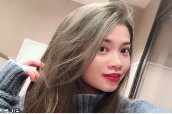 悶青色適合什么膚色 悶青色頭發(fā)弄什么發(fā)型好看 悶青色適合什么膚色 悶青色頭發(fā)弄什么發(fā)型好看