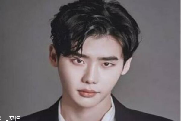 2019男生發(fā)型流行趨勢(shì) 2019男生最流行發(fā)型 2019男生發(fā)型流行趨勢(shì) 2019男生最流行發(fā)型