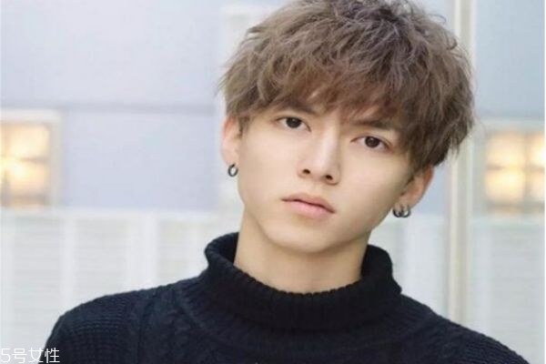 男生瓜子臉剪什么發(fā)型 男生剪什么發(fā)型好看圖 男生瓜子臉剪什么發(fā)型 男生剪什么發(fā)型好看圖