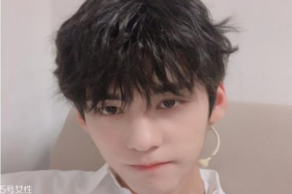 男生瓜子臉剪什么發(fā)型 男生剪什么發(fā)型好看圖 男生瓜子臉剪什么發(fā)型 男生剪什么發(fā)型好看圖