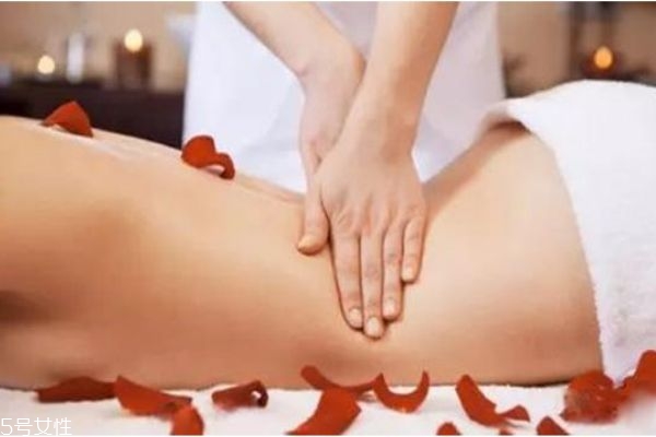 什么是精油開背 哪些人適合精油開背 什么是精油開背 哪些人適合精油開背