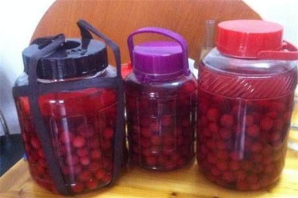 楊梅酒能降血壓?jiǎn)?高血壓能喝楊梅酒嗎 楊梅酒能降血壓?jiǎn)?高血壓能喝楊梅酒嗎