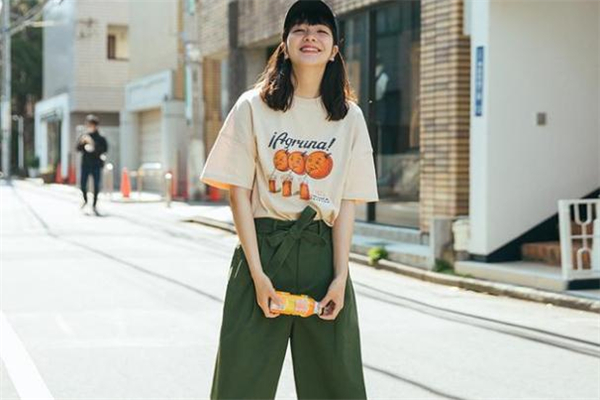 手臂粗穿什么上衣好看 手臂粗夏天適合穿什么上衣 手臂粗穿什么上衣好看 手臂粗夏天適合穿什么上衣