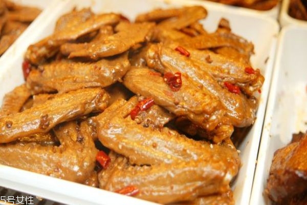 鴨翅有什么營養(yǎng)價(jià)值呢 鴨翅怎么做好吃呢 鴨翅有什么營養(yǎng)價(jià)值呢 鴨翅怎么做好吃呢