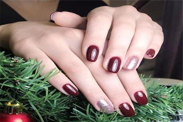 美甲可以連續(xù)做嗎 經(jīng)常做美甲好嗎 美甲可以連續(xù)做嗎 經(jīng)常做美甲好嗎