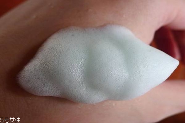 潔面泡沫是什么呢 潔面泡沫有什么功效呢 潔面泡沫是什么呢 潔面泡沫有什么功效呢