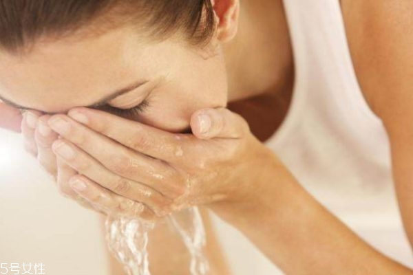 怎樣護膚皮膚越來越好 皮膚越來越好的小妙招 怎樣護膚皮膚越來越好 皮膚越來越好的小妙招