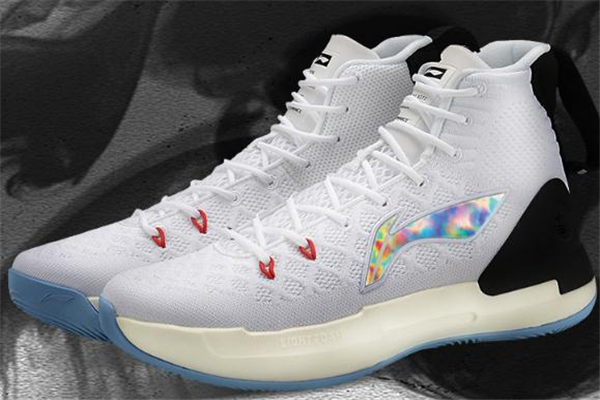 李寧馭帥13容易崴腳嗎 馭帥13防側翻怎么樣