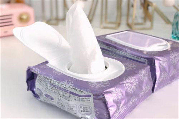 卸妝濕巾和普通濕巾有什么區(qū)別 有本質(zhì)上面的區(qū)別 卸妝濕巾和普通濕巾有什么區(qū)別 有本質(zhì)上面的區(qū)別