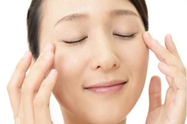 應該如何挑選眼霜 針對不同問題挑選適合的眼霜 應該如何挑選眼霜 針對不同問題挑選適合的眼霜