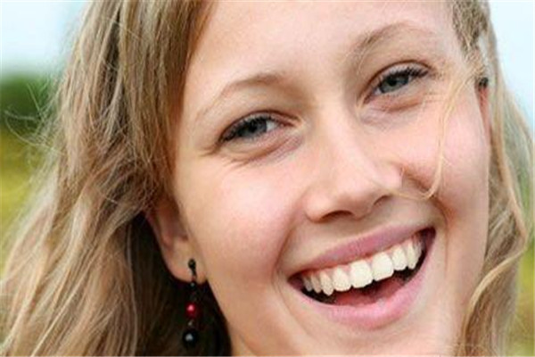 牙齒貼面能維持多久 維持時(shí)間取決于很多因素 牙齒貼面能維持多久 維持時(shí)間取決于很多因素