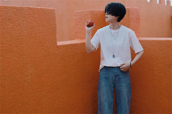 白色衣服上沾了桃子汁怎么辦 白色衣服弄到桃子汁怎么洗 白色衣服上沾了桃子汁怎么辦 白色衣服弄到桃子汁怎么洗