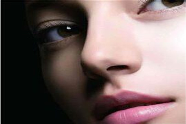 鼻子脫皮是什么原因 鼻子為什么脫皮 鼻子脫皮是什么原因 鼻子為什么脫皮