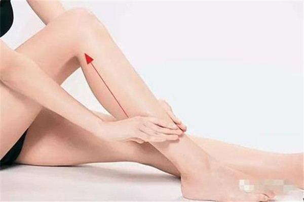 水腫能喝水嗎 水腫體質(zhì)應(yīng)注意飲食 水腫能喝水嗎 水腫體質(zhì)應(yīng)注意飲食