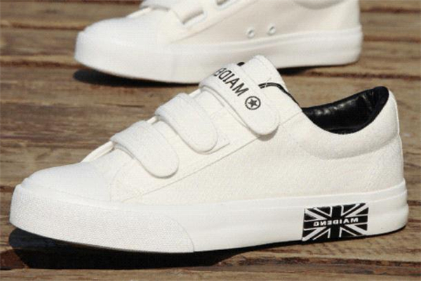 白色球鞋可以曬太陽(yáng)嗎 白球鞋怎么曬不發(fā)黃