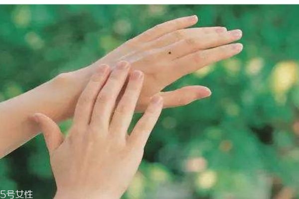 如何使手指變的細(xì)長 手指粗短有什么辦法呢