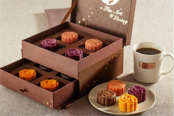 月餅?zāi)芎推【埔黄鸪詥?月餅的吃法 月餅?zāi)芎推【埔黄鸪詥?月餅的吃法