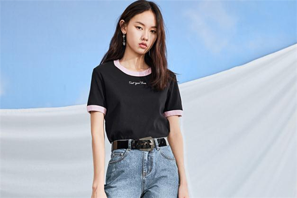 黑色衣服可以用84泡嗎 黑色衣服用84洗掉色了怎么辦 黑色衣服可以用84泡嗎 黑色衣服用84洗掉色了怎么辦