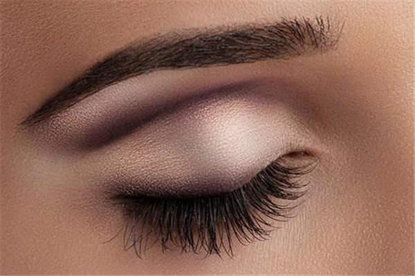 眼袋腫了有點疼痛怎么回事 眼袋為什么會腫