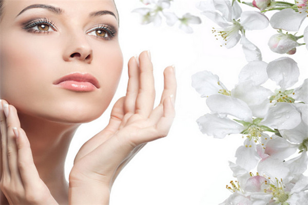 嘴唇厚怎樣變薄 嘴唇變薄的方法 嘴唇厚怎樣變薄 嘴唇變薄的方法