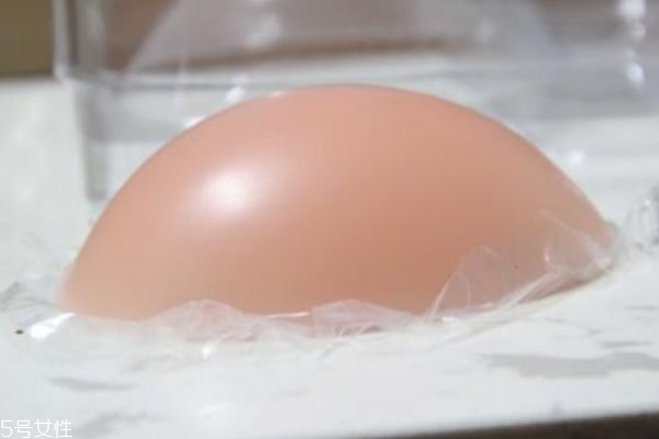 孕婦可以穿硅膠內(nèi)衣嗎 硅膠內(nèi)衣的正確穿法是什么呢 孕婦可以穿硅膠內(nèi)衣嗎 硅膠內(nèi)衣的正確穿法是什么呢