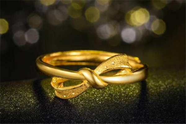黃金戒指上都有標(biāo)志嗎 黃金戒指沒(méi)有鋼印是假的嗎