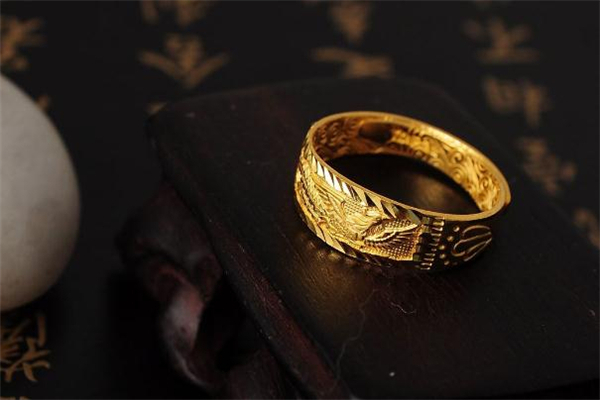 黃金戒指上都有標(biāo)志嗎 黃金戒指沒(méi)有鋼印是假的嗎