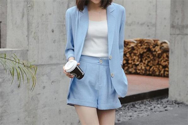 西裝短褲配什么上衣 西裝短褲搭配圖片 西裝短褲配什么上衣 西裝短褲搭配圖片