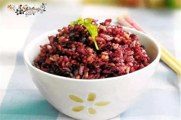 米飯一次沒蒸熟怎么辦 米飯夾生處理方法 米飯一次沒蒸熟怎么辦 米飯夾生處理方法