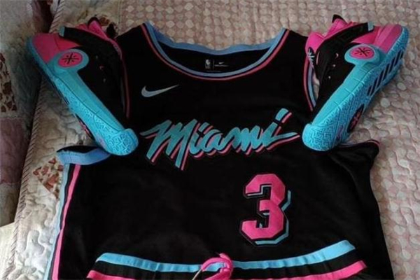 李寧全城8諜照 全城8什么時(shí)候出 李寧全城8諜照 全城8什么時(shí)候出