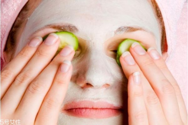 黃瓜和蜂蜜能做面膜嗎 黃瓜美容護膚的方法 黃瓜和蜂蜜能做面膜嗎 黃瓜美容護膚的方法