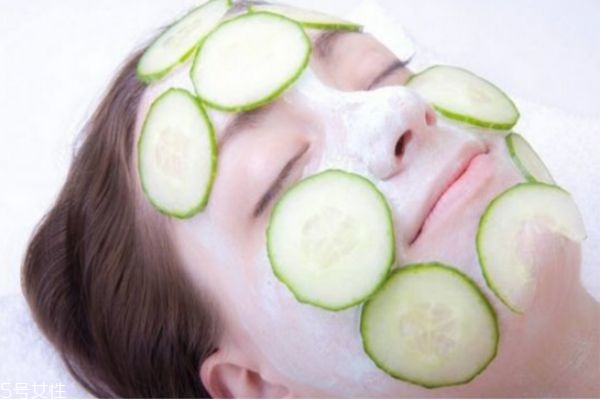 黃瓜和蜂蜜能做面膜嗎 黃瓜美容護膚的方法 黃瓜和蜂蜜能做面膜嗎 黃瓜美容護膚的方法
