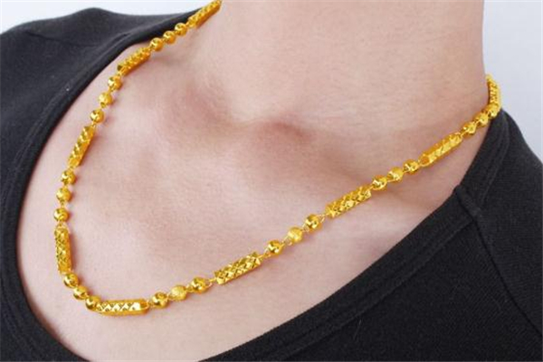 黃金項(xiàng)鏈和彩金項(xiàng)鏈哪個(gè)好 黃金項(xiàng)鏈和彩金項(xiàng)鏈哪個(gè)值錢(qián)