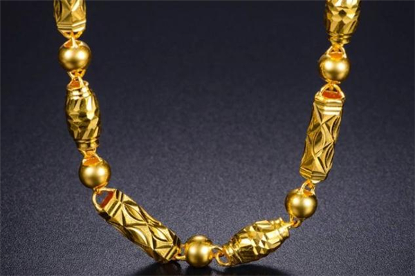 黃金項(xiàng)鏈和彩金項(xiàng)鏈哪個(gè)好 黃金項(xiàng)鏈和彩金項(xiàng)鏈哪個(gè)值錢(qián)