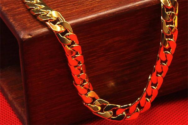 黃金項(xiàng)鏈搭配什么衣服好看 黃金項(xiàng)鏈搭配技巧 黃金項(xiàng)鏈搭配什么衣服好看 黃金項(xiàng)鏈搭配技巧