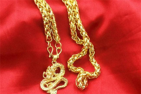 黃金項(xiàng)鏈搭配什么衣服好看 黃金項(xiàng)鏈搭配技巧 黃金項(xiàng)鏈搭配什么衣服好看 黃金項(xiàng)鏈搭配技巧