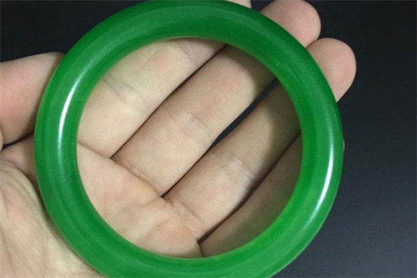 馬來玉值錢嗎 馬來玉有收藏價(jià)值嗎 馬來玉值錢嗎 馬來玉有收藏價(jià)值嗎