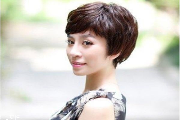 50歲短發(fā)怎么燙好看 50歲女人適合燙的短發(fā) 50歲短發(fā)怎么燙好看 50歲女人適合燙的短發(fā)