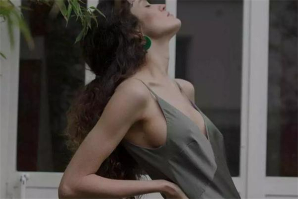 鼠尾草綠搭配什么顏色好看 鼠尾草綠和哪個顏色搭配 鼠尾草綠搭配什么顏色好看 鼠尾草綠和哪個顏色搭配