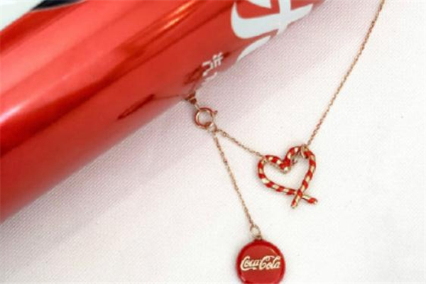 肥宅快樂水項(xiàng)鏈?zhǔn)鞘裁磁谱?肥宅快樂水項(xiàng)鏈在哪買