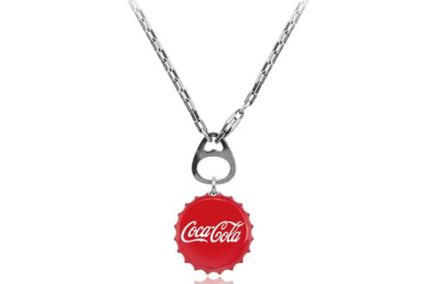 肥宅快樂水項鏈多少錢 周大?？煽诳蓸讽楁渻r格