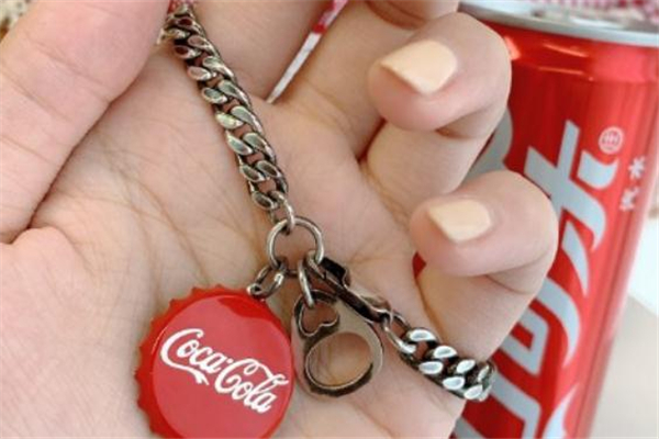 肥宅快樂水手鏈多少錢 周大?？煽诳蓸肥宙渻r(jià)格