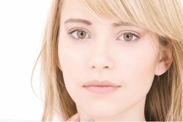 洗臉后直接涂精華可以嗎 精華液是什么時候用 洗臉后直接涂精華可以嗎 精華液是什么時候用