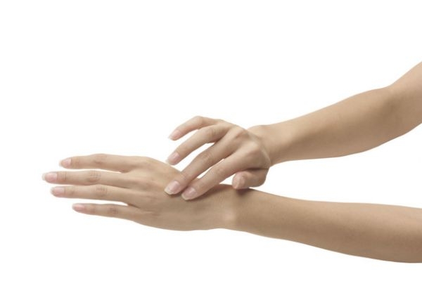 護手霜有哪些作用 護手霜的功效 護手霜有哪些作用 護手霜的功效