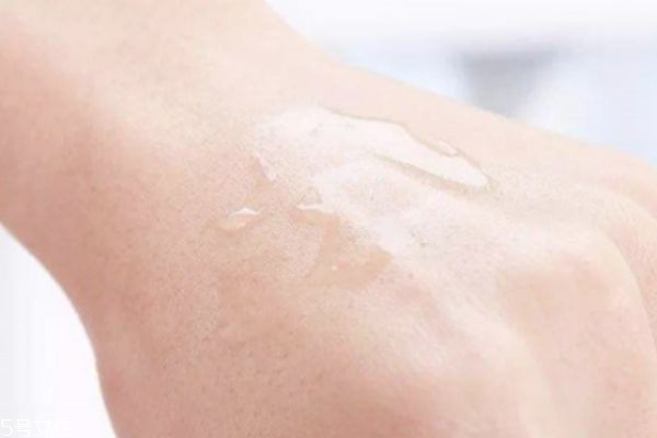 護手霜有哪些作用 護手霜的功效 護手霜有哪些作用 護手霜的功效