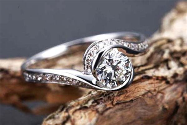 閑置的鉆戒怎么處理 鉆戒回收會貶值嗎 閑置的鉆戒怎么處理 鉆戒回收會貶值嗎